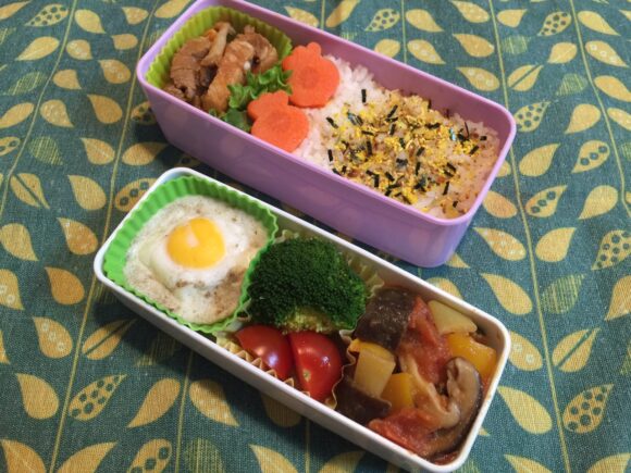 ポークチャップラタトゥイユ弁当　シリコンカップ目玉焼きも